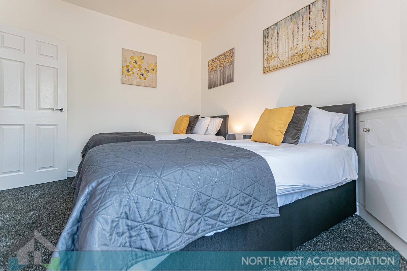 Wellfield Serviced Accommodation Warrington Exterior photo